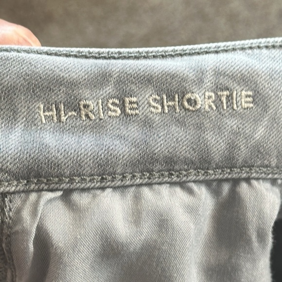 AMERICAN EAGLE Women's Gray Hi-RIse Shortie Shorts Size 8 - Picture 6 of 7